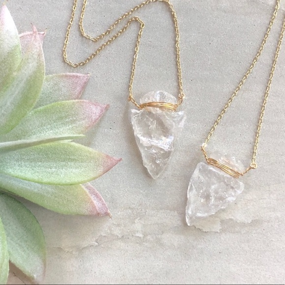 ❗️LAST❗️Raw Crystal Arrowhead Necklace - Picture 4 of 6